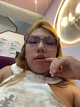 Lia Sterling online show from 04/12/26, 05:18