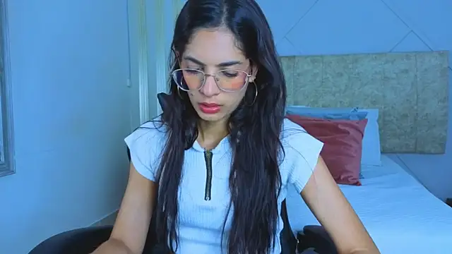 j belle  online show from 04/25/26, 01:25