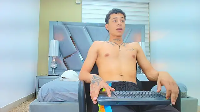 HENRY GREEN2 online show from 03/28/26, 07:35