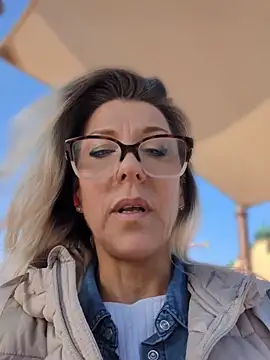 ManuelaX online show from 03/18/26, 04:43