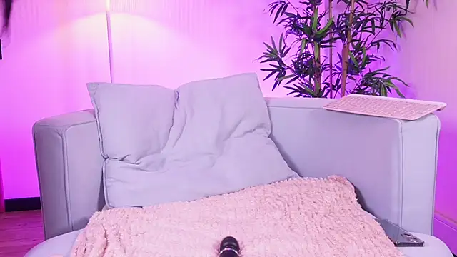 Zooe8 online show from 04/04/26, 01:19