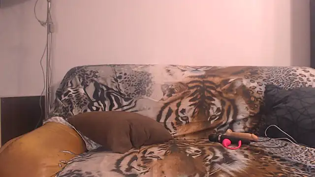 Snapshot of Abby_Lust chatting on 10/16/25, 04:41 Abby Lust online show from 10/16/25, 04:41