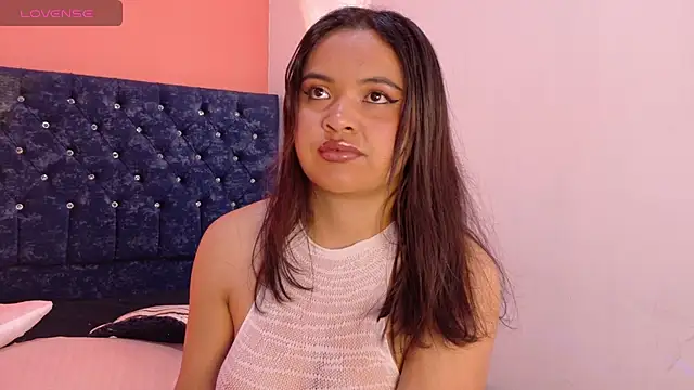 Snapshot of Catalinaa01 chatting on 07/15/26, 01:05 Catalinaa01 online show from 07/15/26, 01:05