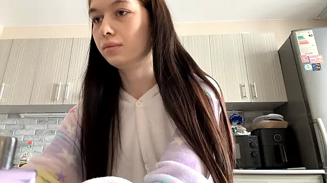 LaraDraggoo online show from 03/09/26, 07:12