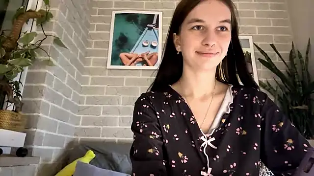 LaraDraggoo online show from 03/20/26, 06:13