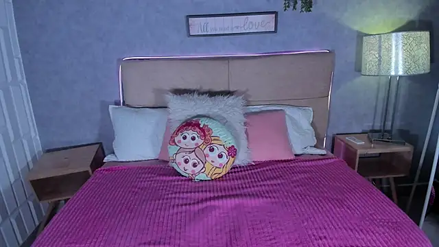 Mia1blaze online show from 04/25/26, 03:20