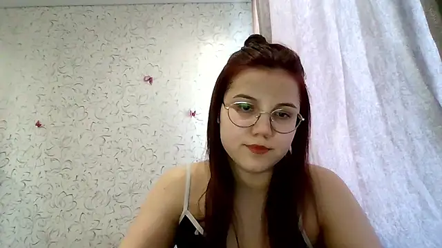Snapshot of Aurora_Breeze chatting on 04/07/26, 11:32 Aurora Breeze online show from 04/07/26, 11:32