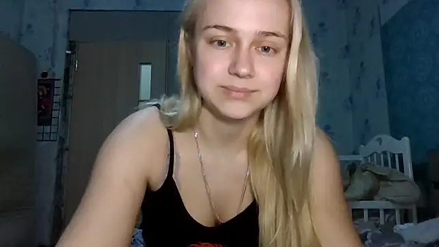 Barbie   girl online show from 04/11/26, 08:18