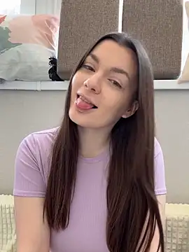 Snapshot of HotCherry18 chatting on 03/19/26, 09:13 HotCherry18 online show from 03/19/26, 09:13