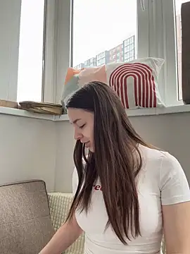 Snapshot of HotCherry18 chatting on 04/04/26, 08:56 HotCherry18 online show from 04/04/26, 08:56