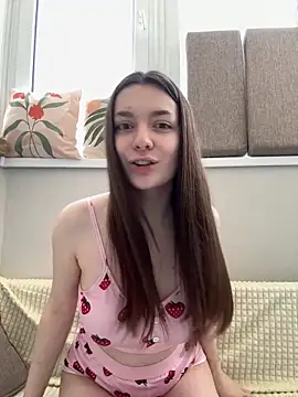 Snapshot of HotCherry18 chatting on 04/15/26, 09:49 HotCherry18 online show from 04/15/26, 09:49