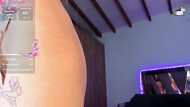 SkyeGabbyRose online show from 04/12/26, 11:37