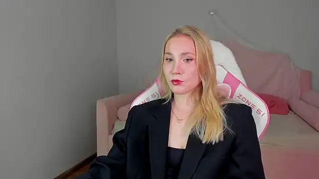 ElaraVoltage online show from 05/06/26, 05:03