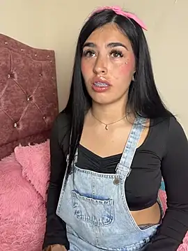 Snapshot of Charlothe1 chatting on 04/11/26, 12:48 Charlothe1 online show from 04/11/26, 12:48