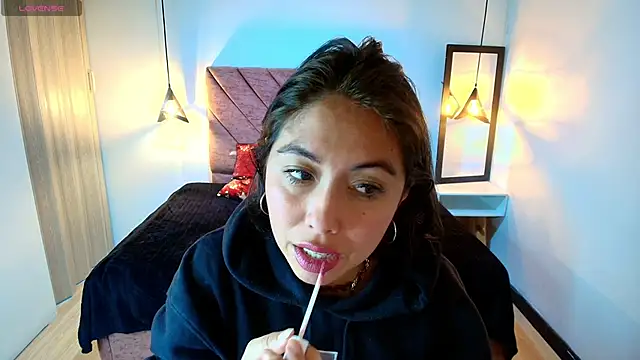 Amanda Fox   online show from 04/15/26, 07:58