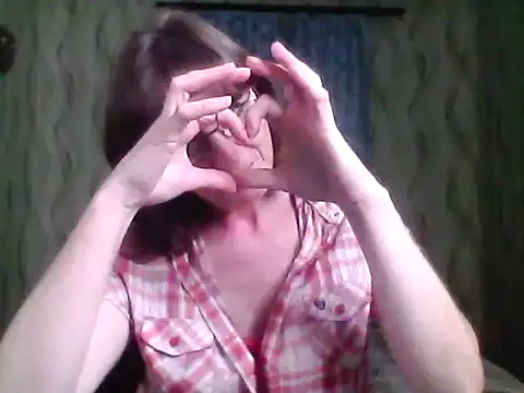 Alisaprice077 online show from 04/06/26, 09:05