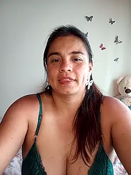 Snapshot of BettyBoo_w chatting on 04/26/26, 03:10 BettyBoo w online show from 04/26/26, 03:10