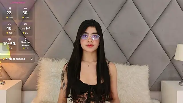 OliviaDiaz online show from 04/25/26, 08:17