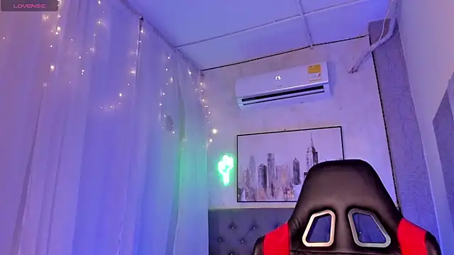 karolina vince online show from 04/15/26, 06:48