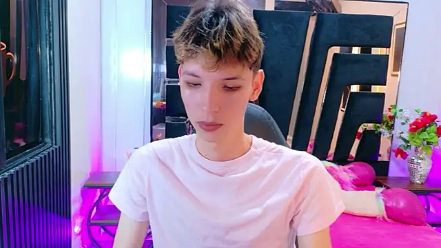 Stefany PiInk online show from 03/21/26, 12:54