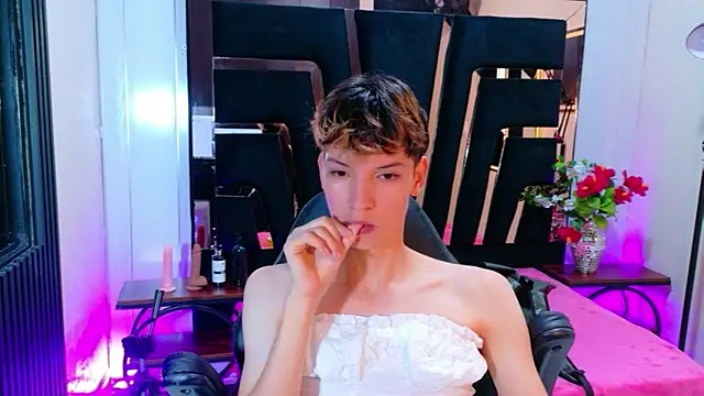 Stefany PiInk online show from 03/31/26, 12:16