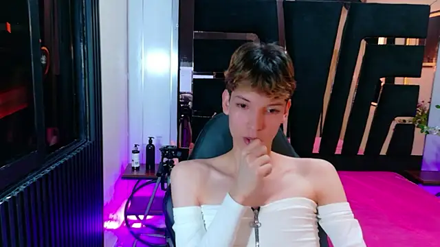 Stefany PiInk online show from 04/03/26, 01:09