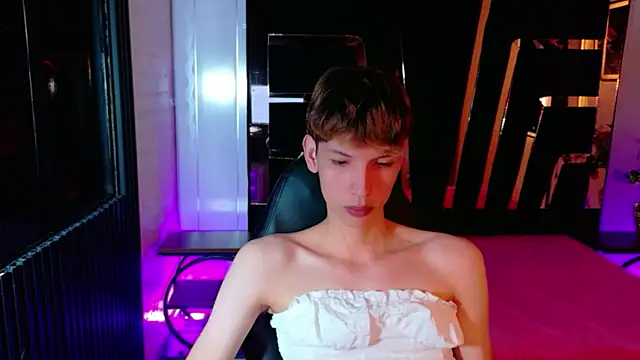 Stefany PiInk online show from 04/05/26, 12:46