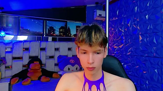 Stefany PiInk online show from 04/07/26, 08:20