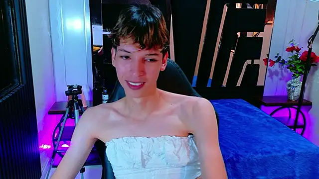 Stefany PiInk online show from 04/08/26, 12:16