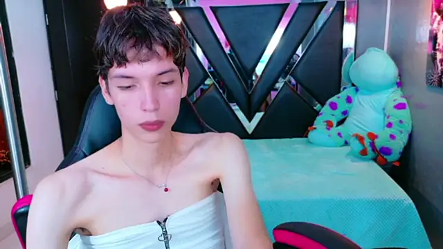 Stefany PiInk online show from 05/17/26, 12:56