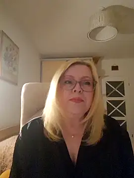 JanieLight53 online show from 04/01/26, 07:55