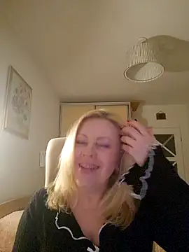 JanieLight53 online show from 04/02/26, 05:10