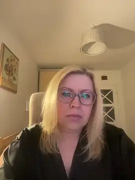 JanieLight53 online show from 04/12/26, 05:07