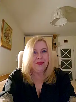 JanieLight53 online show from 04/16/26, 06:19