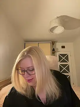JanieLight53 online show from 05/23/26, 07:18