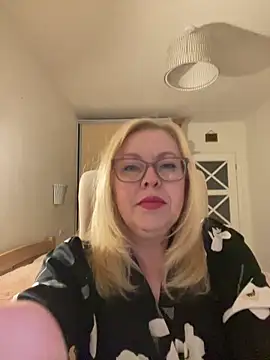 JanieLight53 online show from 05/26/26, 07:54