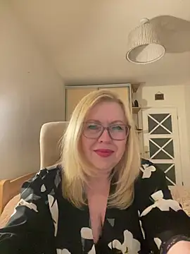 JanieLight53 online show from 05/27/26, 10:40