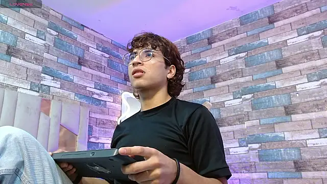 JUSTIN TAY1 online show from 03/21/26, 11:59