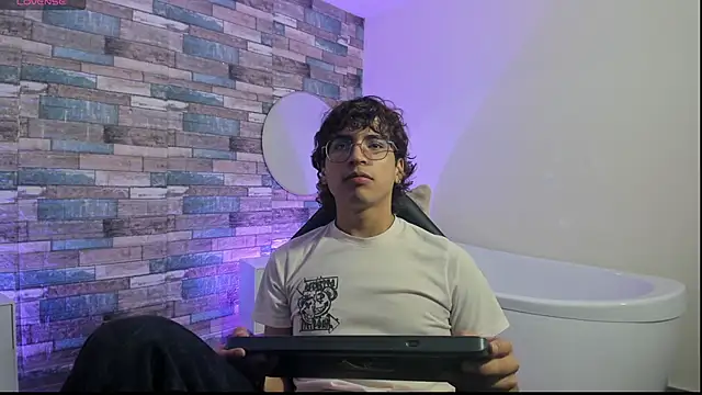 JUSTIN TAY1 online show from 04/01/26, 11:33