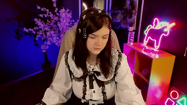 EsterTwilight online show from 04/29/26, 04:11