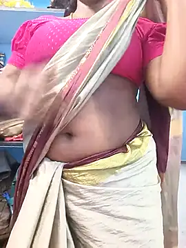 Snapshot of jothika45 chatting on 03/13/26, 04:35 jothika45 online show from 03/13/26, 04:35