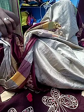 Snapshot of jothika45 chatting on 04/10/26, 05:39 jothika45 online show from 04/10/26, 05:39