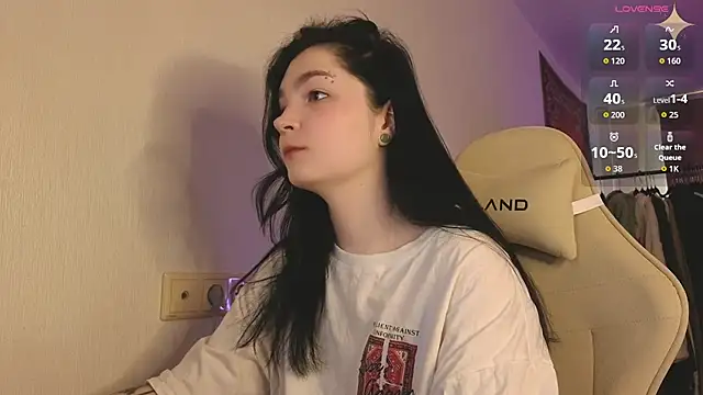 Snapshot of Luna_Moon13 chatting on 04/10/26, 01:11 Luna Moon13 online show from 04/10/26, 01:11