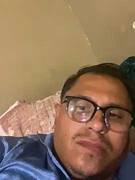 Snapshot of cornewee20 chatting on 03/07/26, 05:10 cornewee20 online show from 03/07/26, 05:10