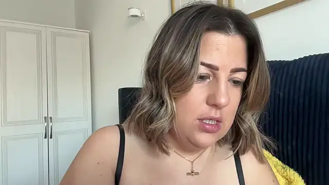 annabellewarick online show from 04/25/26, 07:22