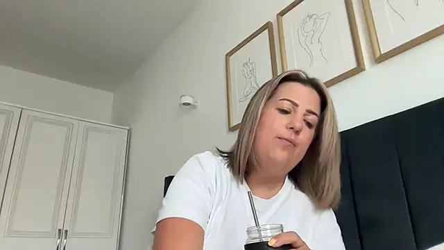 annabellewarick online show from 07/05/26, 07:04
