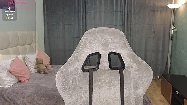 Kristy Bell1 online show from 04/25/26, 10:29