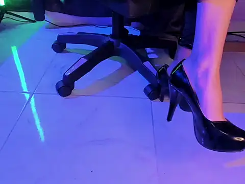 Snapshot of LadyIvanna chatting on 04/10/26, 04:44 LadyIvanna online show from 04/10/26, 04:44