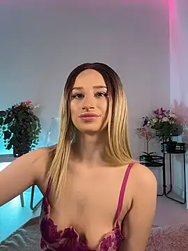 ScarletFlameee online show from 05/10/26, 05:56