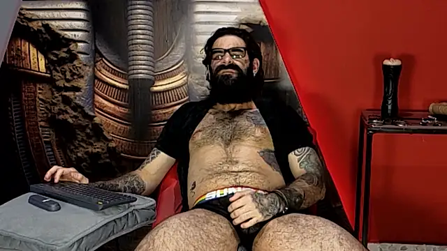Snapshot of Haraldsmed chatting on 07/17/26, 01:34 Haraldsmed online show from 07/17/26, 01:34